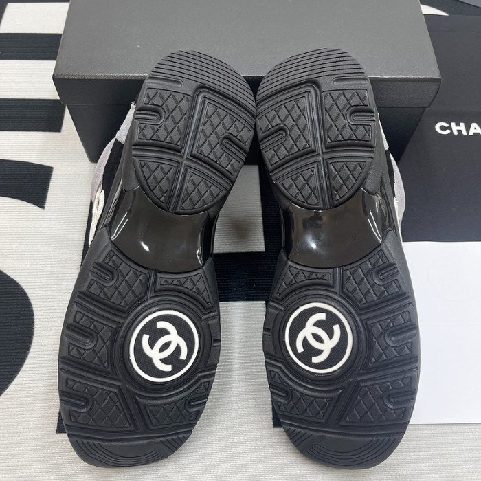 Ch**el sneaker