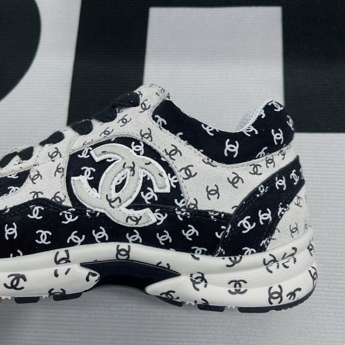 Ch**el sneaker