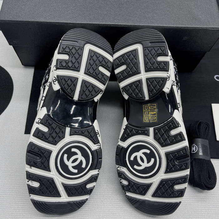 Ch**el sneaker