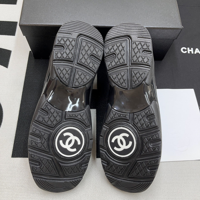 Ch**el sneaker