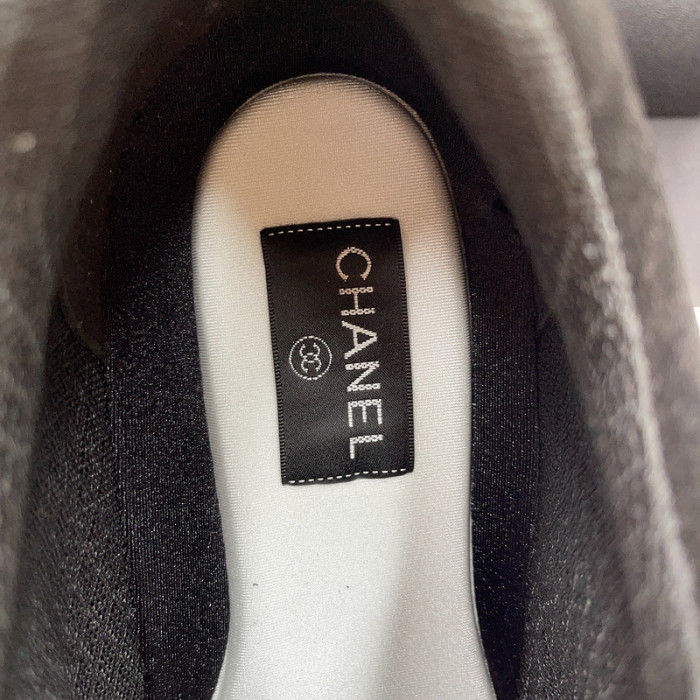 Ch**el sneaker