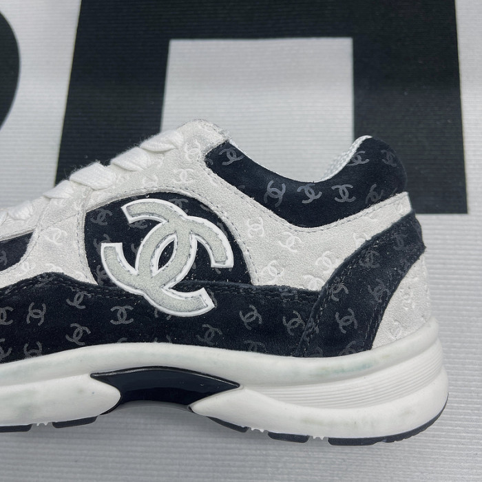 Ch**el sneaker