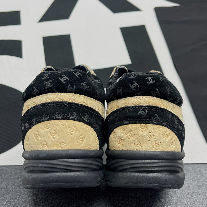 Ch**el sneaker