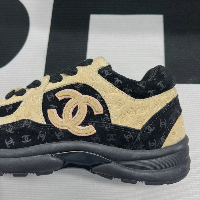 Ch**el sneaker