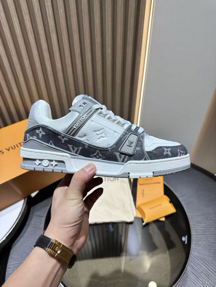 L0vis Vvtt0n LV trainer