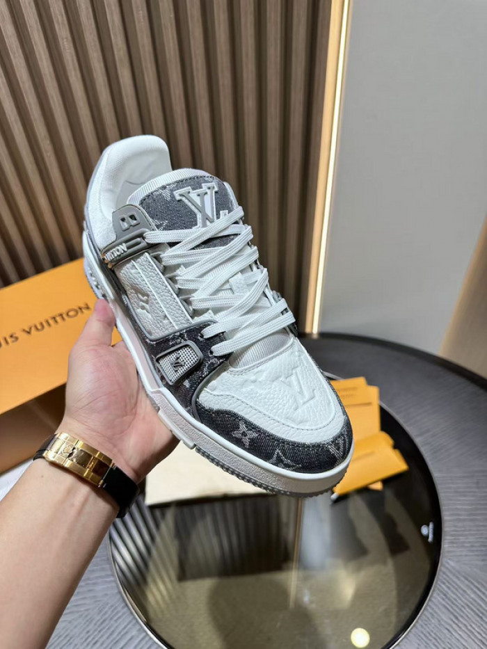 L0vis Vvtt0n LV trainer