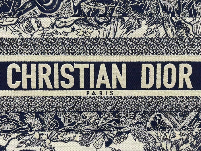 chr1st1an D10r book tote