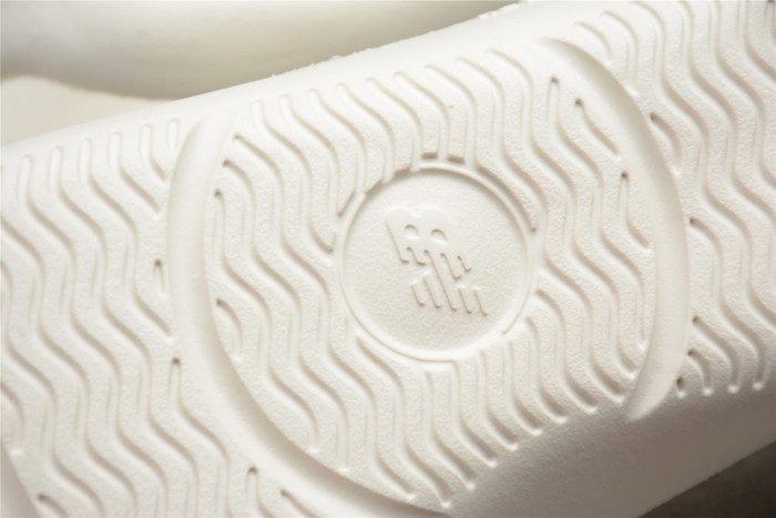 New Balance x TAW&TOE SD5601 Flip-Flops Ivory SD5601GIV