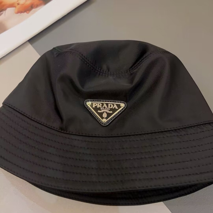 Pra*a  re-nylon hat